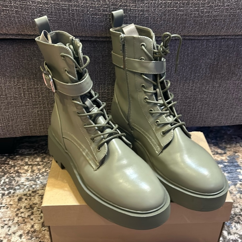 ASOS DESIGN Alix chunky lace-up ankle boots in khaki - Women's Size 10